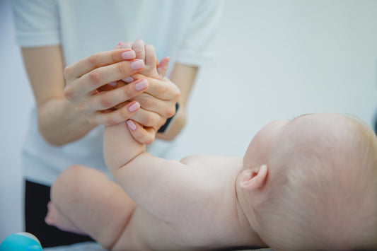 Tummy Time: perché è fondamentale per lo sviluppo motorio del tuo bambin